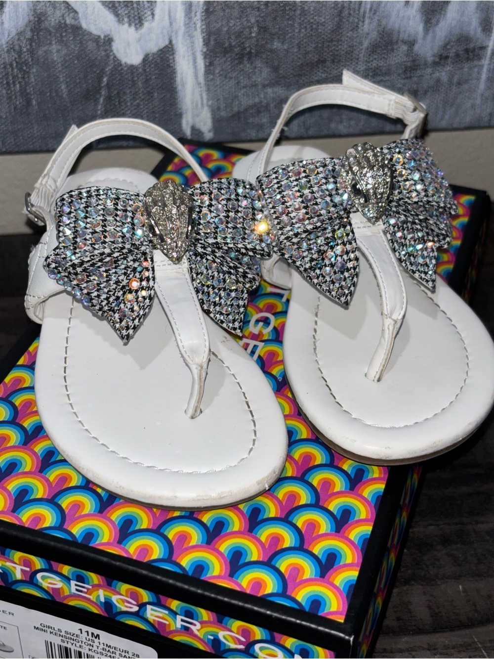 Kurt Geiger London Girls' Kensington T-Strap Sandals SZ11 - Picture 2 of 6